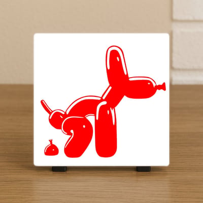 Wenstegeltje "Rode Ballonhond Decoratie "– Kunstzinnig en Grappig – Spreuktegel – Stijlvolle Woondecoratie met Boodschap – Trendy nu– Hip trendy tegeltje – Cadeau – Zomaar – Deco