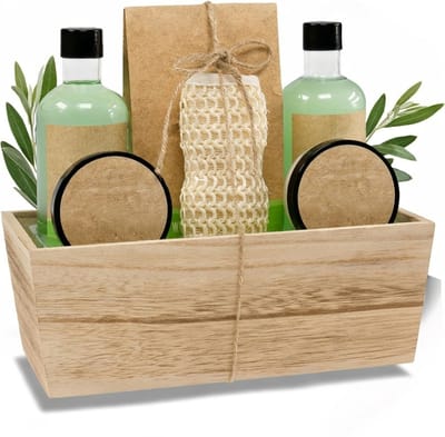 Famanu – Doucheset dames cadeauset in houten mandje – 6-delig – douchegel bubbelbad badzout bodylotion en meer
