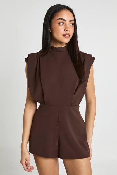 boohoo Dames Getailleerde Playsuit Met PlooiDetail | Chocoladebruin | Maat: 38