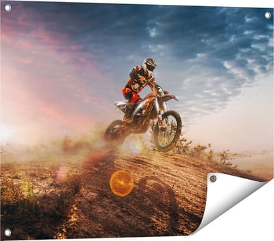 Gards Tuinposter Motorcross op een Heuvel bij Zonsondergang - 80x60 cm - Tuindoek - Tuindecoratie - Wanddecoratie buiten - Tuinschilderij