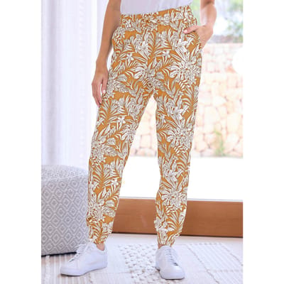Comfortabele joggingbroek met bladerprint - beige / wit / gedess. - Gr. 20 van Goldner Fashion