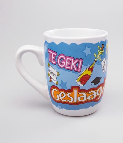 Mok - Cartoon Mok - Geslaagd! - Te gek! - In cadeauverpakking met gekleurd lint