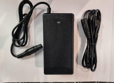 Oplader Segway ZT3 - Oplader Segway G3e - Oplader Segway F3e - Oplader Ninebot ZT3 - Oplader Ninebot F3e - Oplader Ninebot G3e - Oplader F3pro - Oplader ZT3pro - charger G3e - charger ZT3 - charger F3e -
