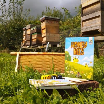 Studio Infinitus dobbelspel Honey Bees familiespel gezelschapsspel.