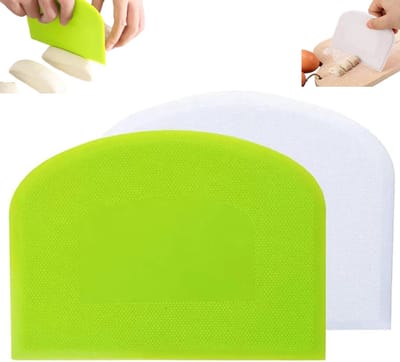 2 stuks - Meelschraper - Deegsnijder - Rijstnoedelschraper - Deegsnijder - Bakschraper - Deegschraperkaart - Keukenschraper - Groen en wit - 11,8*9,4 cm - Geschikt voor gebak, taarten, deeg, brood en pizza