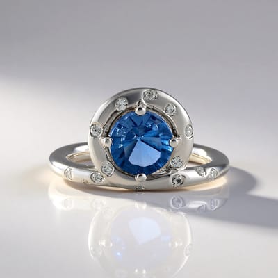 Cavill - Zilveren ring - 925 Sterling Zilver geplatineerd - Kleurwisselende Fluoriet 1,43 ct en 14 Zirkonia rond 0,22 ct - Elegante damesring 23x20 mm
