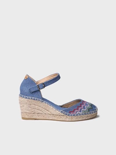 Vegan espadrille met sleehak en kruissteekborduurwerk | JESSIE