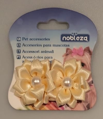Een ontzettend leuke en lieve bloem voor je hond of voor katten. Zacht materiaal en comfortabel om aan te raken. Trekt niet aan de haren en is veilig in gebruik. Voor uw eigen huisdier of leuk om als cadeau te geven.