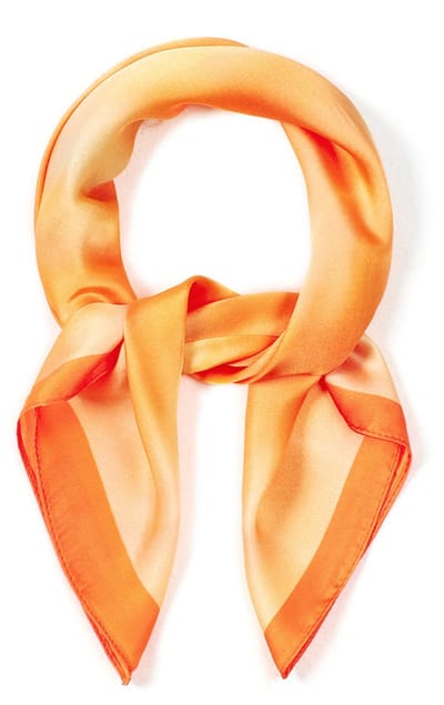 Luchtige Sjaal met Fleurige Bloemenprint - Trendy Zomerse Omslagdoek - Modieus Accessoire voor Dagelijks Gebruik en Strand - Oranje