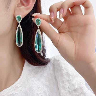 Luxe Vierkante Groene Zirkonia Kristal Hanger Oorbellen Exquise Modieuze Bruiloft Sieraden voor Vrouwen white