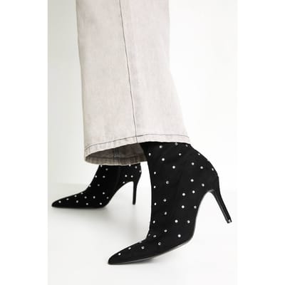 boohoo Dames Nep suede enkellaarzen met studs en puntige teen | Black | Maat: 7