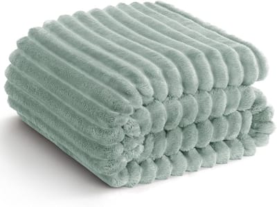 XXL Knuffeldeken 220x240 cm – Superzachte Flanellen Fleece Deken in Saliegroen – Stijlvolle Woondeken voor Bank en Slaapkamer