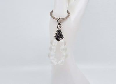 Handgemaakte Natuurstenen Sleutelhanger " Selenite" - 10 mm diameter van de korrel- Mooie accessoire en decoratie voor de auto-Vaderdag Cadeau -Moderdag Cadeau - Cadeau vrienden