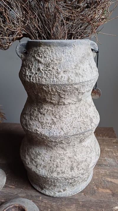 Be-uniq vaas aardewerk 30cm hoog Taro