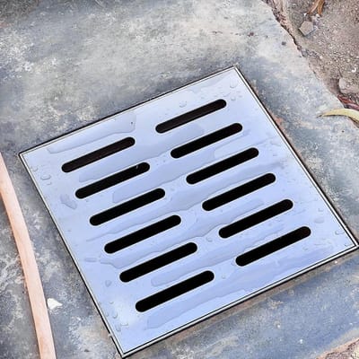 Afvoerrooster RVS - Gootafvoer Deksel - Waterbeheer Tuin - Antislip Ontwerp - 30x30 cm - Zilver