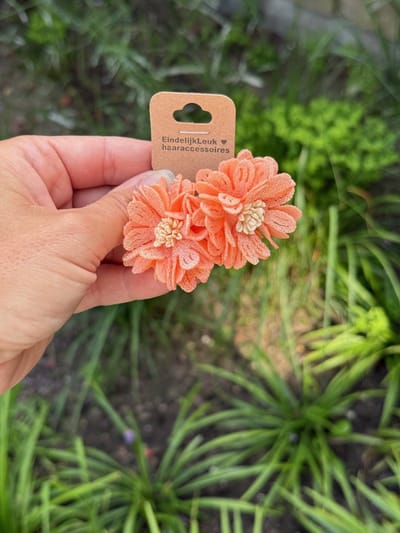 Schattige haarelastiekjes bloem - Bloem Peach - Haarelastiekjes - Elastiekjes voor meisjes - Haaraccessoires - Haaraccessoires voor meisjes - Mooie haarelastiekjes meisje - Cadeautje meisje - Setje van 2 elastiekjes