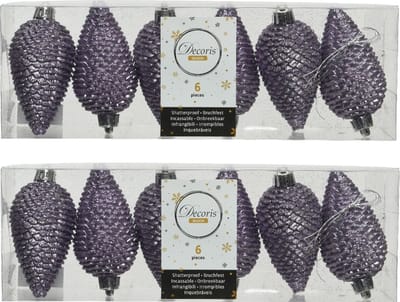 Decoris Kersthangers dennenappels - 18x - lila paars - glitter - 8 cm - kunststof - kerstversiering
