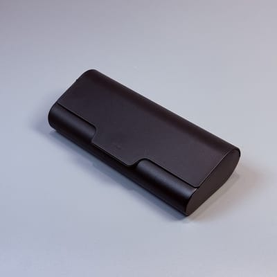 Brillenkoker van kunststof (2 stuks): zachte, compacte bescherming voor uw bril, stijlvol zwart design, compatibel met de meeste standaard reisbrillen.