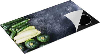 Chefcare Inductie Beschermer Courgettes op Zwarte Marmer - Groente - 95x50 cm - Afdekplaat Inductie - Kookplaat Beschermer - Inductie Mat