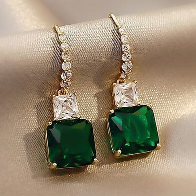 Huitan Goudkleur Dames Hangende Oorbellen met Vierkante Groene Zirkonia Temperament Vrouwelijke Oorringen Statement Sieraden Nieuw brown