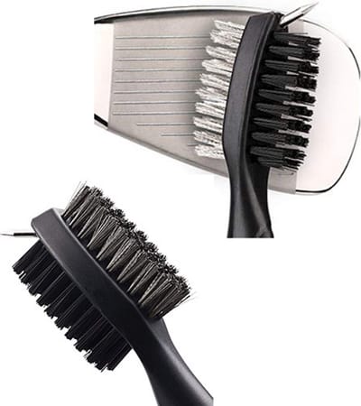 Allernieuwste 3-in-1 Schoonmaakborstel Golfclub MET Ophanghaakje - Staal Borstel Schoonmaak Cleaner - Golf Tee Accessoires - Cadeau - Golfballen - Golf Sport - Golfset - Golftraining -