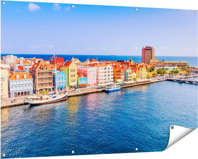 Gards Tuinposter Willemstad Centrum in Cura�ao - 150x100 cm - Tuindoek - Tuindecoratie - Wanddecoratie buiten - Tuinschilderij