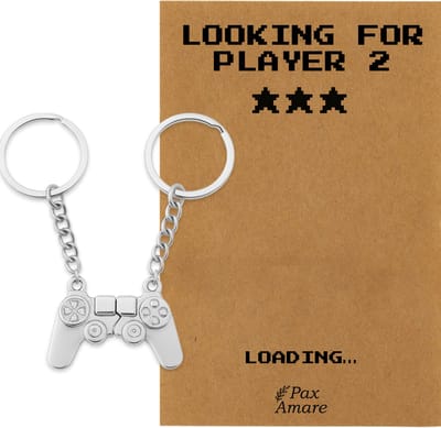 BFF Sleutelhanger voor 2 'Looking for Player 2' - Controller - Sleutelhanger set op Cadeau Kaartje - Zilverkleurig - Vriendschap Symbool - Pax Amare