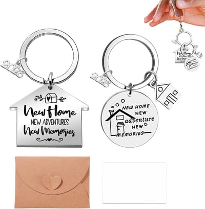 BRENZOOS- Sleutelhanger Cadeauset - 2 Stuks Sleutelhangers - Huisvorm - Jaartalhanger 2026 - Kraftpapieren Envelop - Persoonlijke Kaart - Huisdecoratie