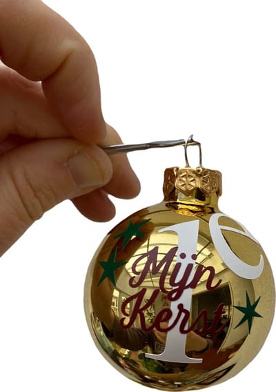Kerstbal - Mijn eerste kerst - Kerstbal met Tekst - Gepersonaliseerd - Goud - Hip met Pit Creaties - naam – eerste kerst – feestelijk – unieke decoratie – persoonlijke touch – kerstboom – blijvende herinnering – bijzonder cadeau – stickerdesign