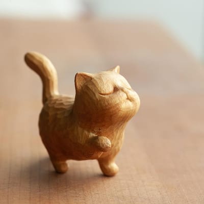 Handgesneden houten kat, houten kat sculptuur collectie beeldje decoratie, bureau decoratie buxus gesneden kitten brown