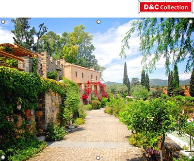 Tuinposter Italiaans straatje - 130x95 cm - tuindoek- Italiaans dorp - romantisch landschap - mediterraan uitzicht- omgezoomd met 6 ringen