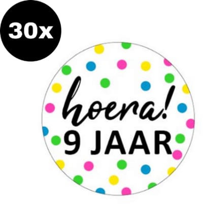 30x ZOETTT Sluitsticker Hoera 9 jaar! | NEON | 40 mm | Traktatiesticker Hoera | Cadeausticker | Sluitzegel | Sluitsticker | Traktatie - Verjaardag - Feest | Kinder traktatie