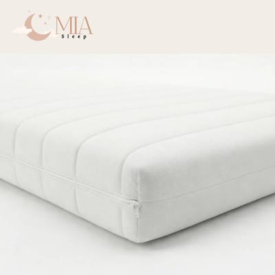 MIA Sleep Babymatras - 60x120 cm - Ledikant - Circa 10 cm dik - Koudschuim - HR45 schuim - Hotel kwaliteit - Ventilerend - Gemiddeld - Anti-allergisch - Luxe tijk - Afritsbaar tijk met rits - Wasbare hoes