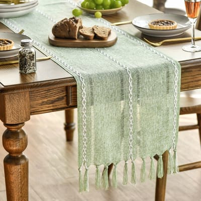 Tafelloper - Boho landhuisstijl met kwastjes - Wasbaar voor tafeldecoratie - Saliegroen 33x243 cm