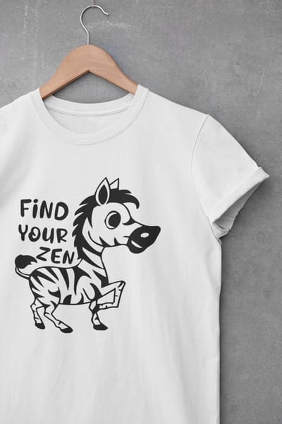 Shirt - Find your zen - Wurban Wear | Grappig shirt | Leuk cadeau | Unisex tshirt | Yoga | Yoga nidra | Yoga kleding | Yoga shirt | Yogamat | Wit
