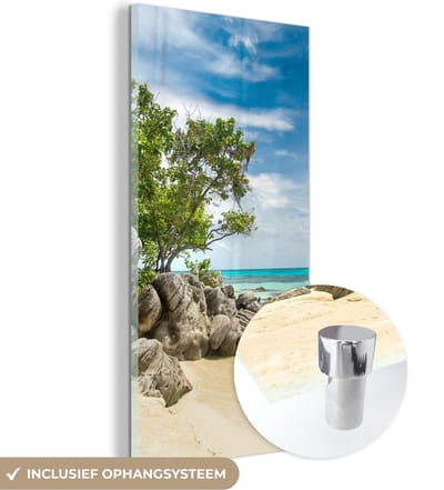 MuchoWow® Glasschilderij 20x40 cm - Schilderij acrylglas - Strand - Stenen - Zee - Zomer - Foto op glas - Schilderijen