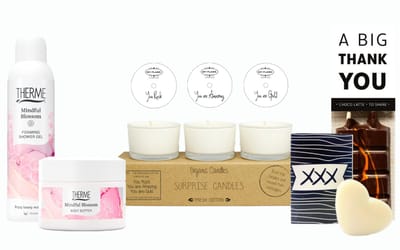Therme Cadeauset Mindful Blossom Bedankt - Therme Shower Foaming 200 ml Mindful Blossom - Therme Mini Body Butter 75g Mindful Blossom - My Flame Kaars Suprise 3 stuks Amazing - Liv 'n Taste Choco Latte Thank You