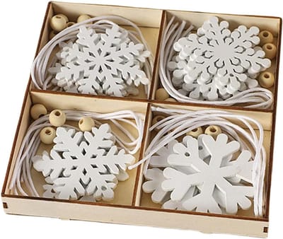 Dailygoods- Sneeuwvlokken 24 stuks - Houten Kerstversiering - Kerstdecoraties - Unieke Designs - Versiering voor Kerstboom - Gedetailleerde Patronen