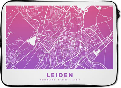 Laptophoes 14 inch - Stadskaart - Leiden - Paars - Laptop sleeve - Binnenmaat 33x23 cm - Zwarte achterkant