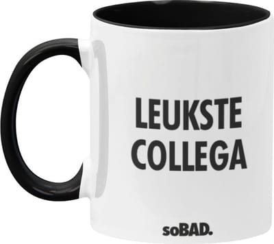 Mok zwart/wit - Leukste collega - soBAD. | Mug | Tekst | Collega | Kantoorhumor | Theemok | Koffiemok | Koffiebeker | Vaatwasbestendig