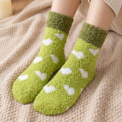 Fluffy dames sokken - huissokken - wit - groen - leuke print hart - hartjes - 36 -40 - cadeau voor haar - geschenk vrouwen - gift - zacht