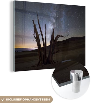 ® Glasschilderij 160x120 cm - Schilderij acrylglas - De Melkweg verschijnt boven het landschap van het Nationaal park Sierra Nevada - Foto op glas - Muurdecoratie woonkamer - Wanddecoratie slaapkamer - Schilderijen