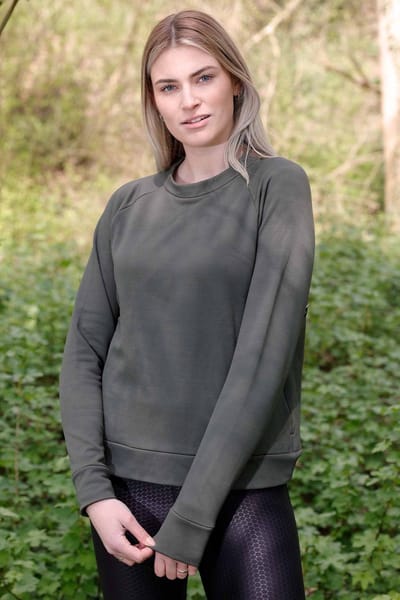REVIVE Sundown sweater, kleur donkergroen. Heerlijk warm met 2 zijzakken met rits en reflecterende tape.