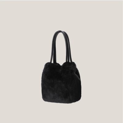 Pluche Tas Dames Japans en Koreaans Ins Mode Draagbare Emmer Tas Furry Crossbody Nieuwe Herfst en Winter Bonttas white