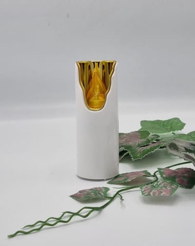 Led kaars - Dekor - Warm wit - 1440 branduren - Wit/Goud - Incl. batterij - Grafkaars - Led