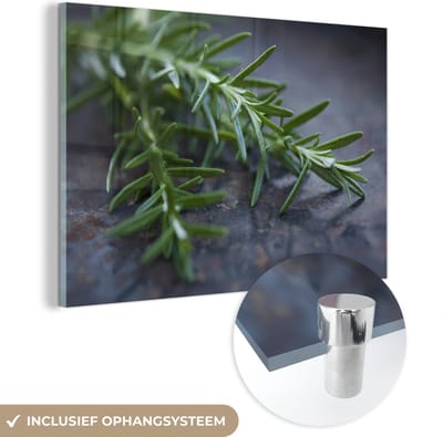 ® Glasschilderij 180x120 cm - Schilderij acrylglas - Groene rozemarijn op een donkere tafel - Foto op glas - Muurdecoratie woonkamer - Wanddecoratie slaapkamer - Schilderijen