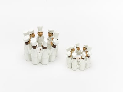 Theelichthouder kok - meesterkok- 13x13x10.5 cm - Handbeschilderd - Keramiek - wit creme- Waxinelichthouder Zomer en Winter