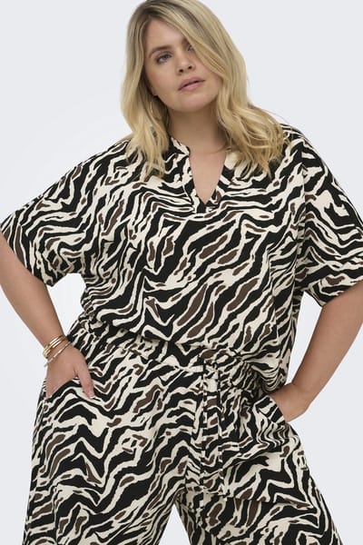 ONLY CARMAKOMA - CARELITE LIFE S/S V-NECK FOLD-UP TOP AOP - Meisjes - Blouses