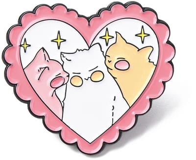 Pin - drie katten - liefde - kat - hart - zussen - broers - vrienden - vriendinnen - familie - valentijn - valentijnsdag - trouwen - broche - kledingspeld - cadeau - geschenk