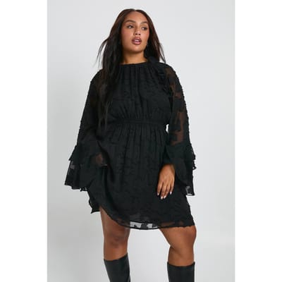 boohoo Dames Plus burnout bloemen ruffle smockjurk | Zwart | Maat: 44
